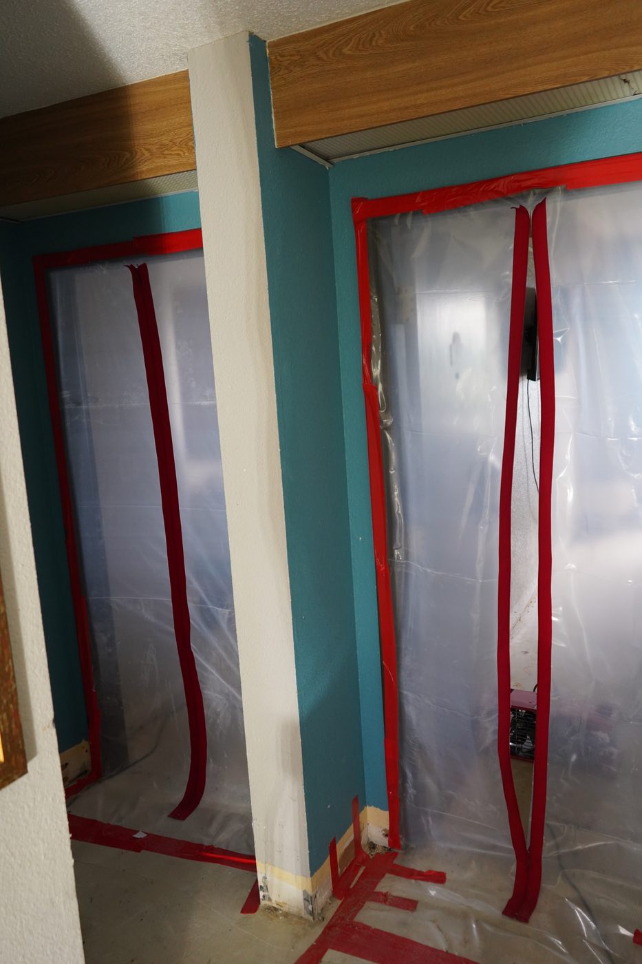 Drying equipment in a Rochester Hills water damage job
